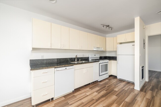 CATO in Torrance, CA - Building Photo - Interior Photo