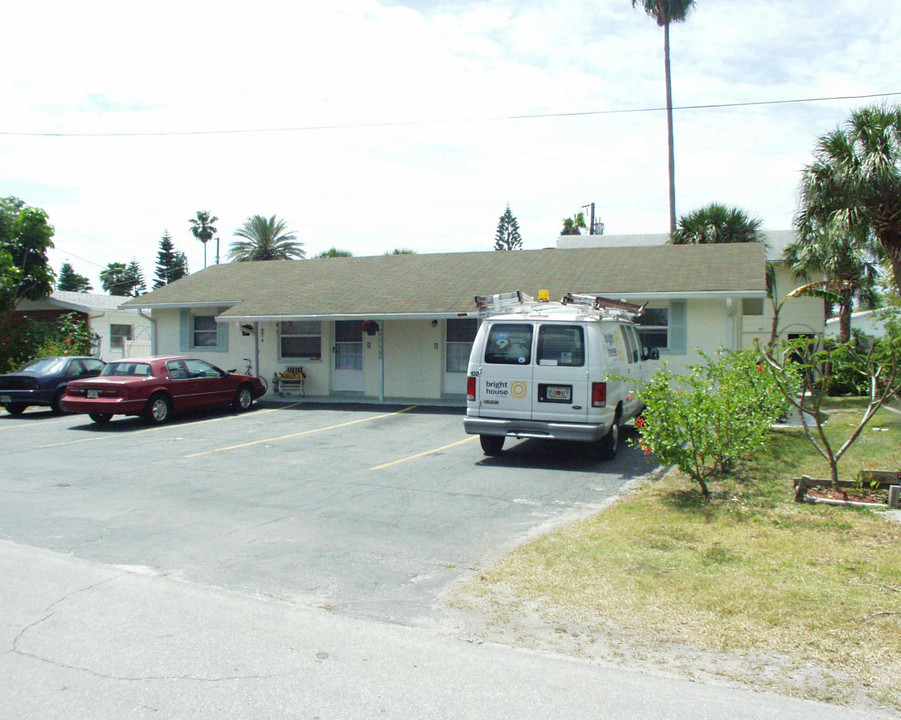 13330 3rd St E in Madeira Beach, FL - Building Photo