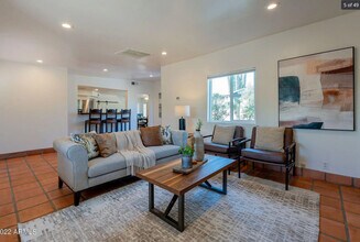 5418 E Yolantha St in Cave Creek, AZ - Building Photo - Building Photo