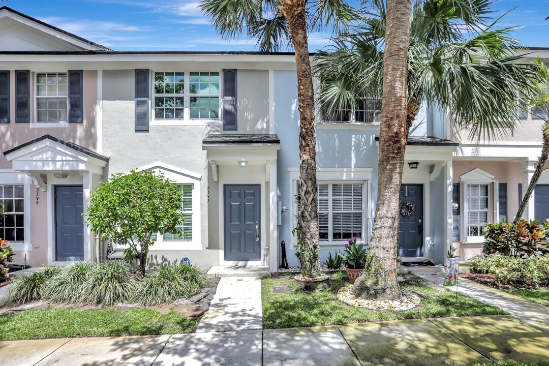 3392 Cabaret Ln in Margate, FL - Building Photo