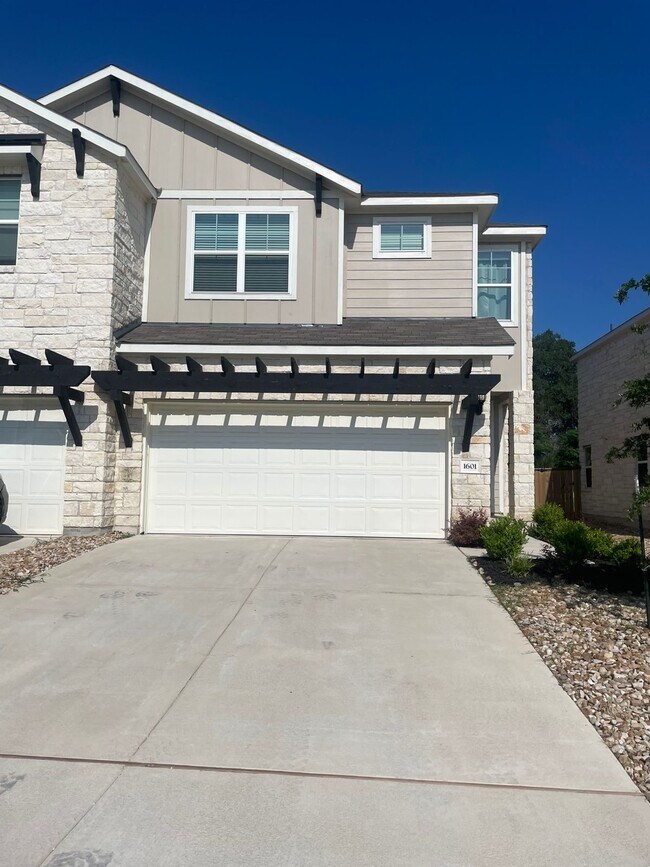 property at 1601 Fenton Hl Dr