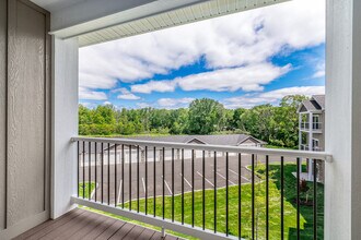 Treeline Apartments in Liverpool, NY - Building Photo - Interior Photo