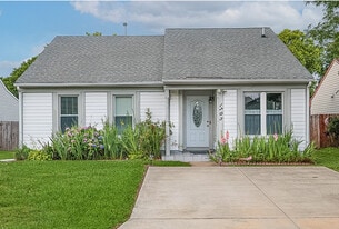 1705 Maryus Ct in Virginia Beach, VA - Building Photo