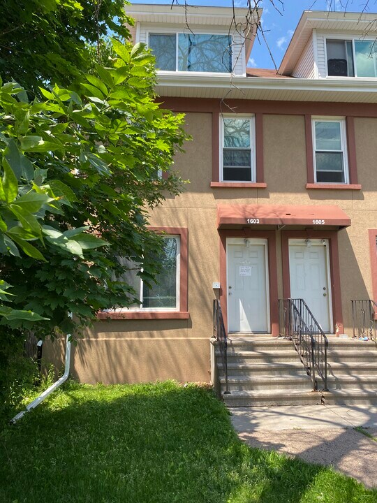 1603 E 4th St, Unit 1 in Duluth, MN - Foto de edificio