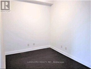 3520 Danforth Ave in Toronto, ON - Building Photo - Building Photo