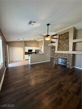 2002 Hobbyhorse Ave in Henderson, NV - Building Photo - Building Photo