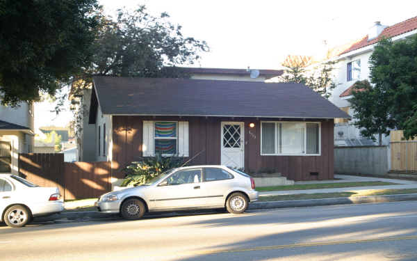 3733 S Centinela Ave in Los Angeles, CA - Building Photo