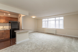 Dominion Towers in Arlington, VA - Building Photo - Interior Photo