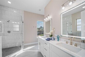5405 Iconic Ln in Houston, TX - Building Photo - Building Photo