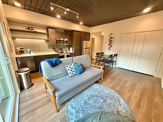 360 W 200 S in Salt Lake City, UT - Building Photo - Building Photo