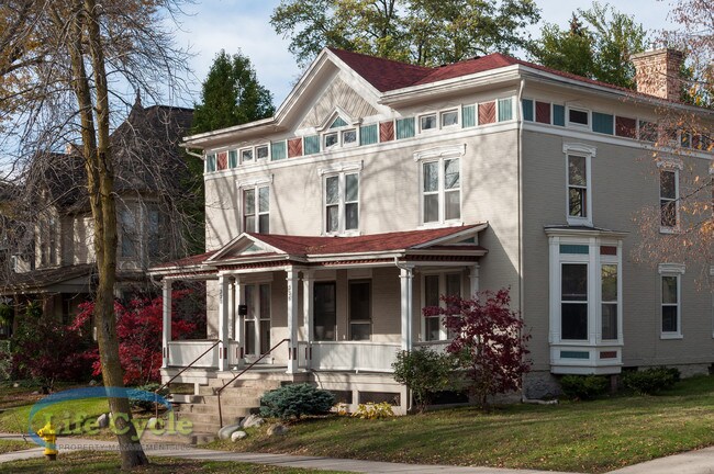 property at 335 Washington St SE