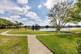 4045 Crockers Lake Blvd in Sarasota, FL - Building Photo - Building Photo