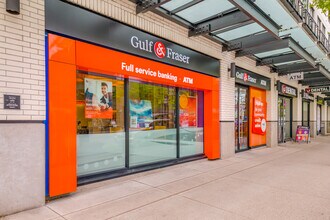 2933 W Broadway St in Vancouver, BC - Building Photo - Building Photo