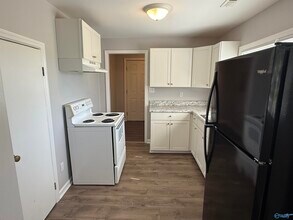 113 Rich Ln in Owens Cross Roads, AL - Foto de edificio - Building Photo