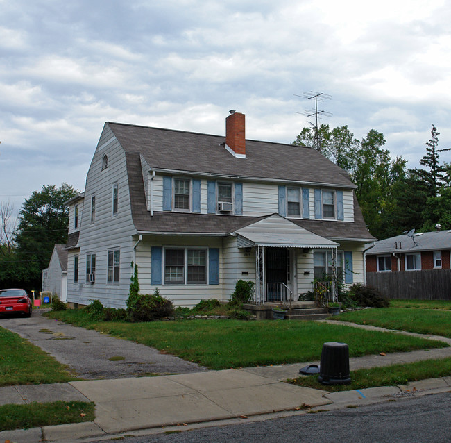 1409-1411 N Lowry Ave in Springfield, OH - Foto de edificio - Building Photo