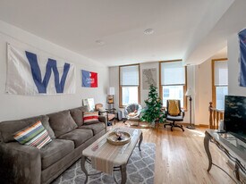 1414 W Henderson St, Unit 1C in Chicago, IL - Building Photo