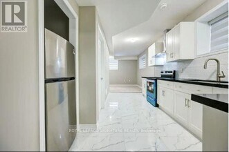 54 Spachman St in Kitchener, ON - Building Photo - Building Photo