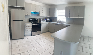 4782 NW Flagler Terrace in Miami, FL - Building Photo - Building Photo