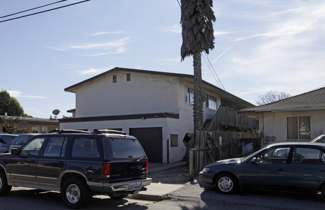 942 Harcourt Ave in Seaside, CA - Building Photo - Building Photo