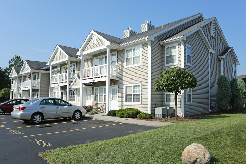 Summit Knolls Apartments in ster, NY