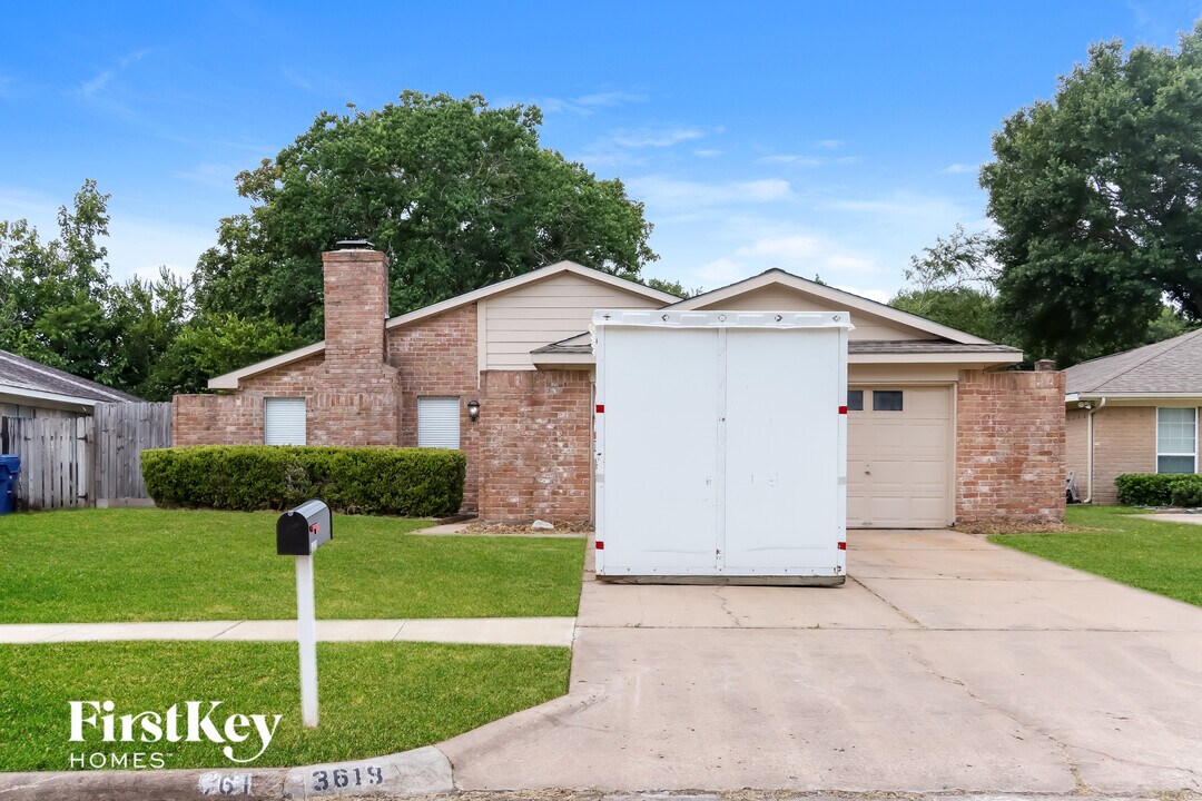 3618 Quail Meadow Dr, Unit 420 in Missouri City, TX - Foto de edificio