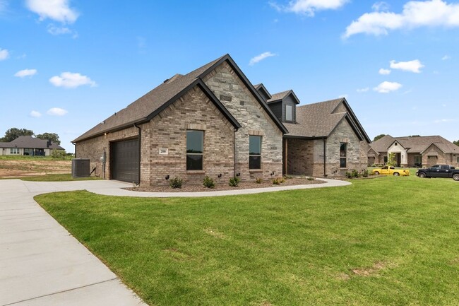 200 Ash Ct in Weatherford, TX - Building Photo - Building Photo