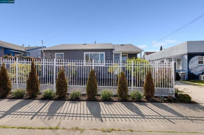 property at 2004 Russell St