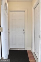 7241 Cottage St in Philadelphia, PA - Building Photo