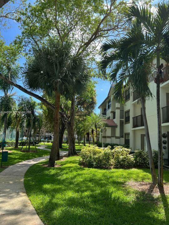 property at 550 S Park Rd