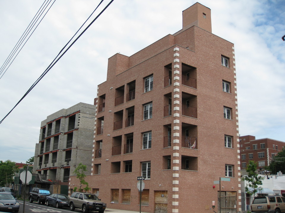 529-531 Maple St in Brooklyn, NY - Building Photo