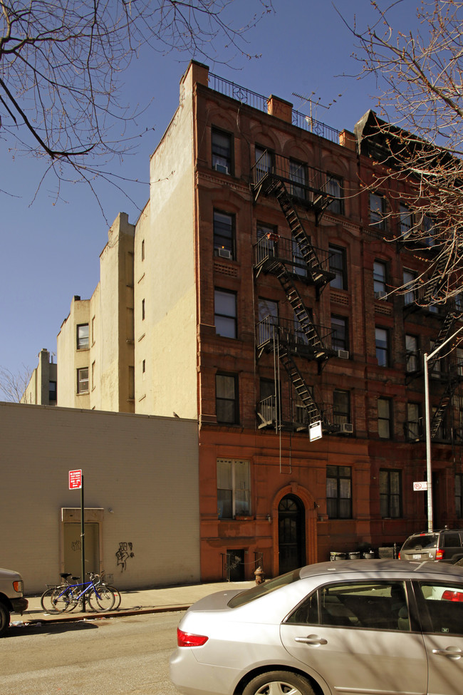 340  East 5th Street in New York, NY - Building Photo - Building Photo