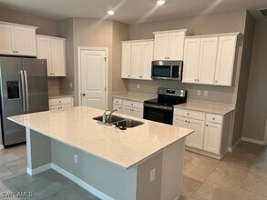 3898 Treasure Oak Wy in Ft. Myers, FL - Building Photo - Building Photo