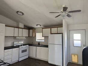 1550 Packard Ave in Kingman, AZ - Building Photo - Building Photo
