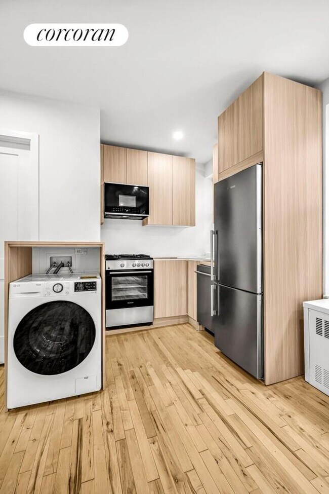 315 E 95th St in New York, NY - Building Photo - Building Photo