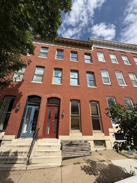 2030 E Baltimore St in Baltimore, MD - Building Photo