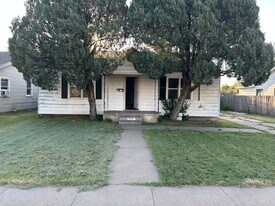 1612 Coffee St in Pampa, TX - Building Photo