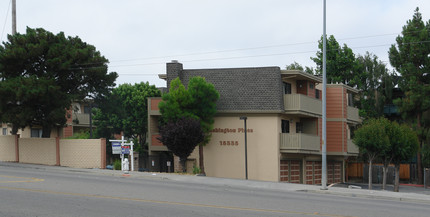 15335 Washington Ave in San Leandro, CA - Foto de edificio - Building Photo