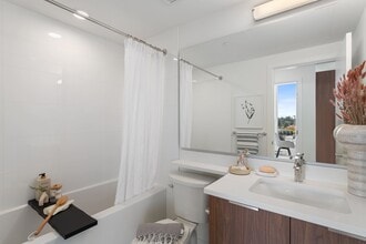 Highpoint Rental in Coquitlam, BC - Building Photo - Building Photo