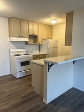 Trailside Apartments in Hopkins, MN - Foto de edificio - Building Photo