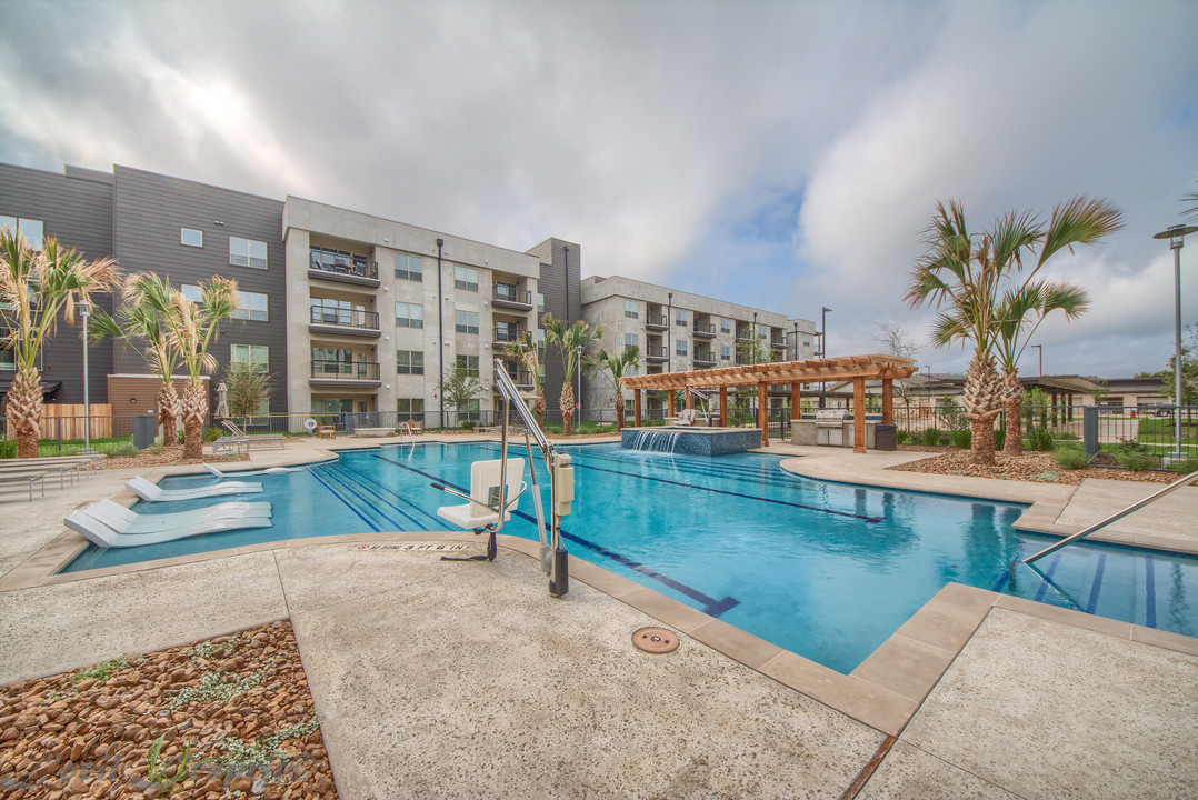 Merritt Heritage Senior Village Apartments in Georgetown, TX - Building Photo