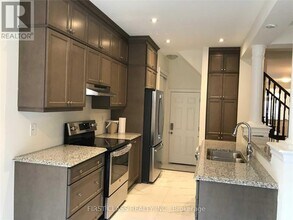 95 Hartney Dr in Richmond Hill, ON - Building Photo - Building Photo