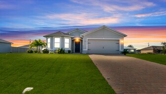 1812 NW 13th Ter in Cape Coral, FL - Building Photo