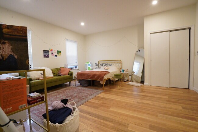 550 Massachusetts Ave, Unit 2 in Boston, MA - Building Photo - Building Photo