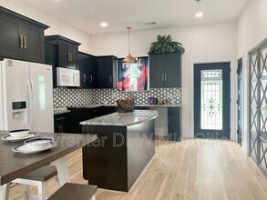 1512 W Twelfth St in Dallas, TX - Building Photo - Building Photo