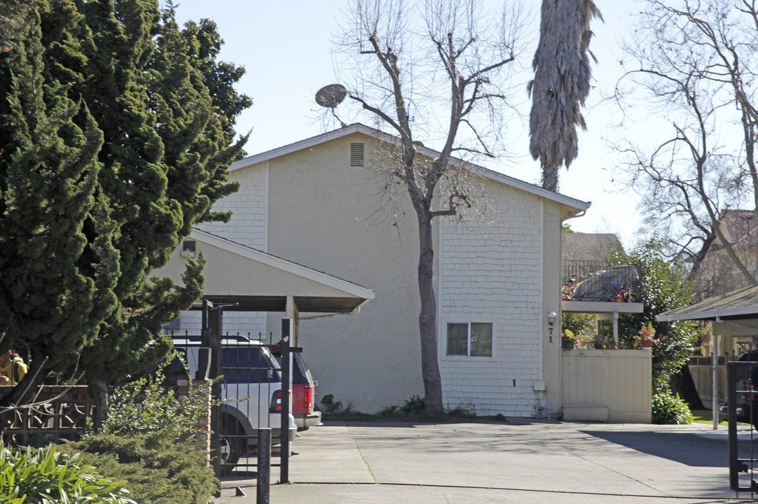 471 Laurel Ave in Hayward, CA - Foto de edificio