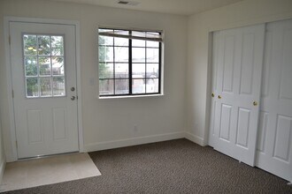 26857 Madison St in Esparto, CA - Building Photo - Building Photo
