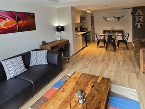 1020 Rue de Bleury, Unit SI ID1222938P in Montréal, QC - Building Photo - Building Photo