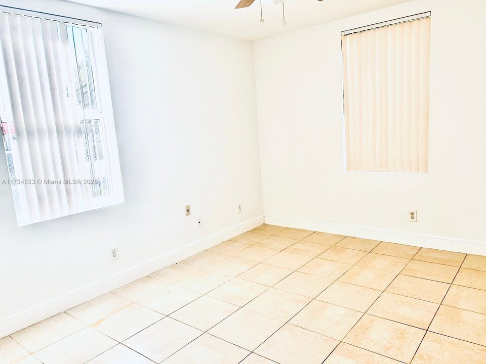 2099 NW 26th Ave in Fort Lauderdale, FL - Building Photo