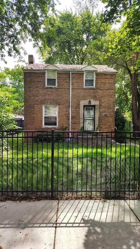 property at 10035 S Yates Blvd