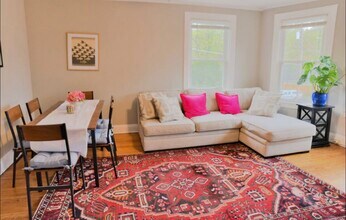 212 Circular St, Unit 2 in Saratoga Springs, NY - Building Photo - Building Photo